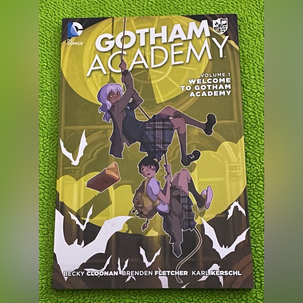 GOTHAM ACADEMY-VOLUME 1:WELCOME TO GOTHAM ACADEMY.